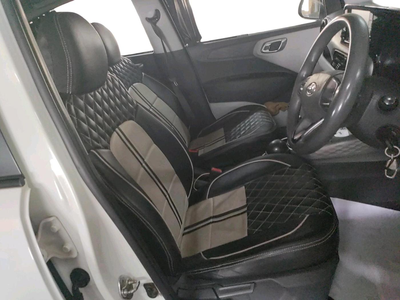 2021 Hyundai GRAND I10 NIOS SPORTZ 1.2 KAPPA VTVT CNG, CNG, Manual, 1,18,412 km, interior