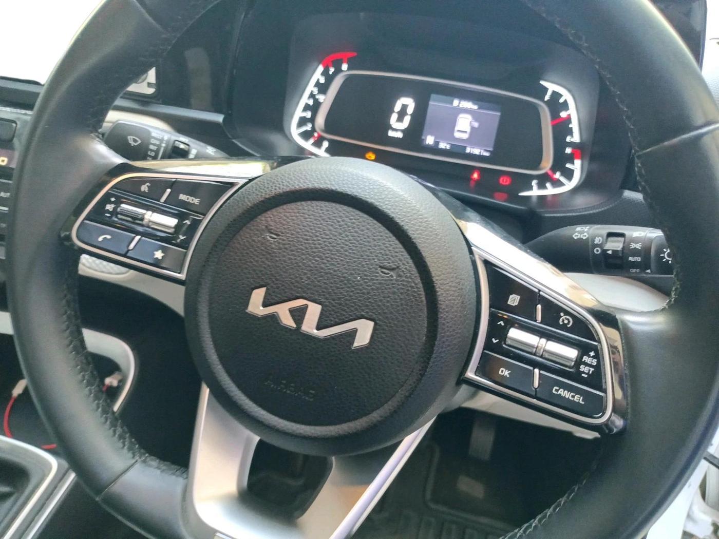 2021 KIA SONET HTX 1.0 IMT, Petrol, Manual, 31,921 km, interior