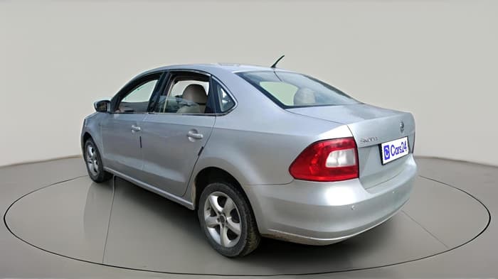 2014 Skoda Rapid ELEGANCE 1.6 MPI AT, Petrol, Automatic, 1,73,539 km, exterior