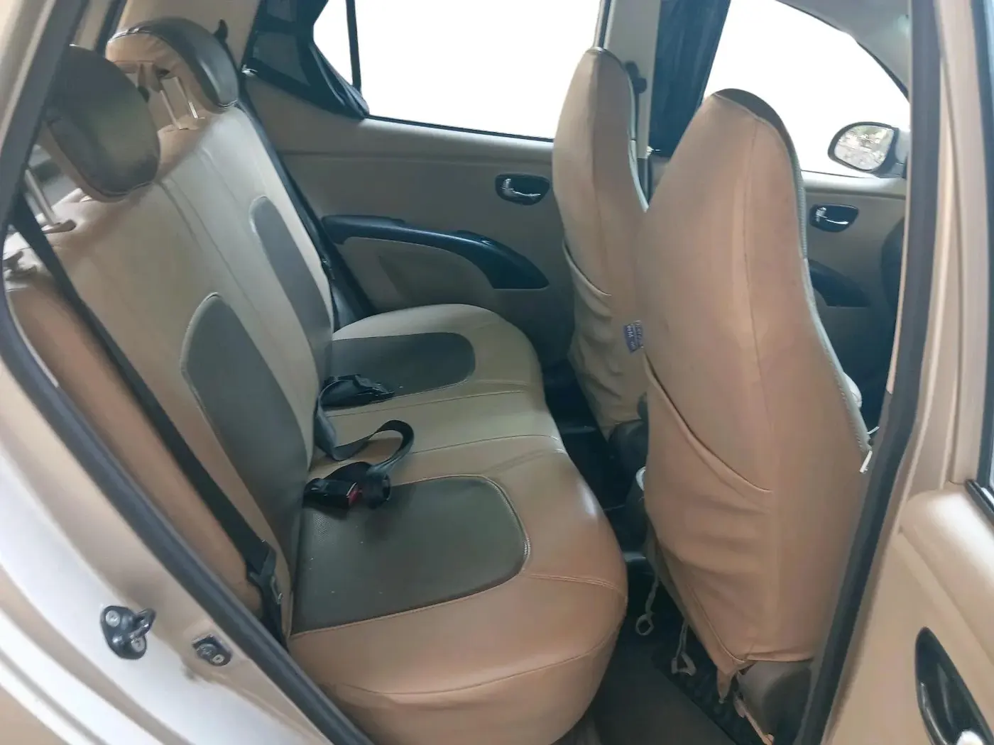 2012 Hyundai i10 SPORTZ 1.2 AT, Petrol, Automatic, 32,899 km, interior