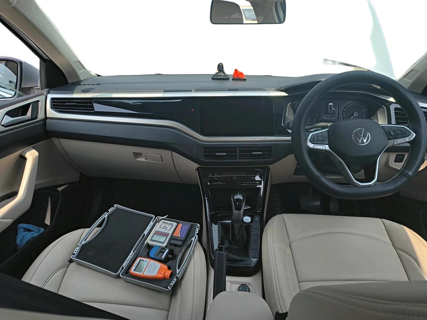 2024 Volkswagen VIRTUS HIGHLINE TSI 1.0 AT, Petrol, Automatic, 7,484 km, interior