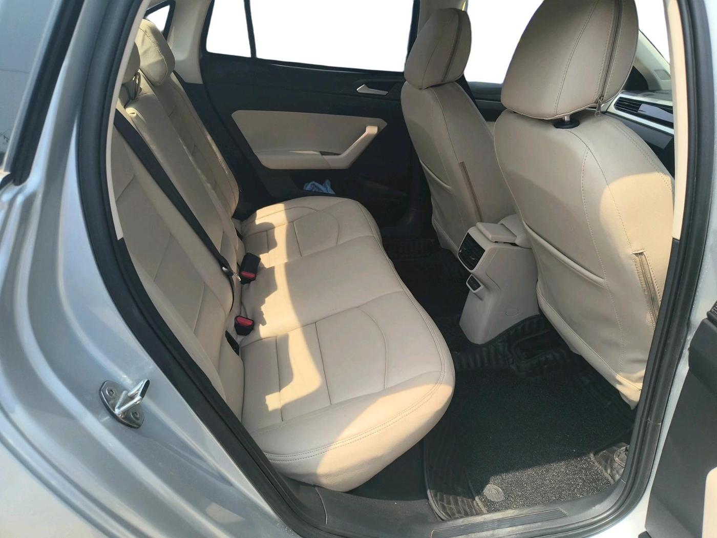 2024 Volkswagen VIRTUS HIGHLINE TSI 1.0 AT, Petrol, Automatic, 7,484 km, interior