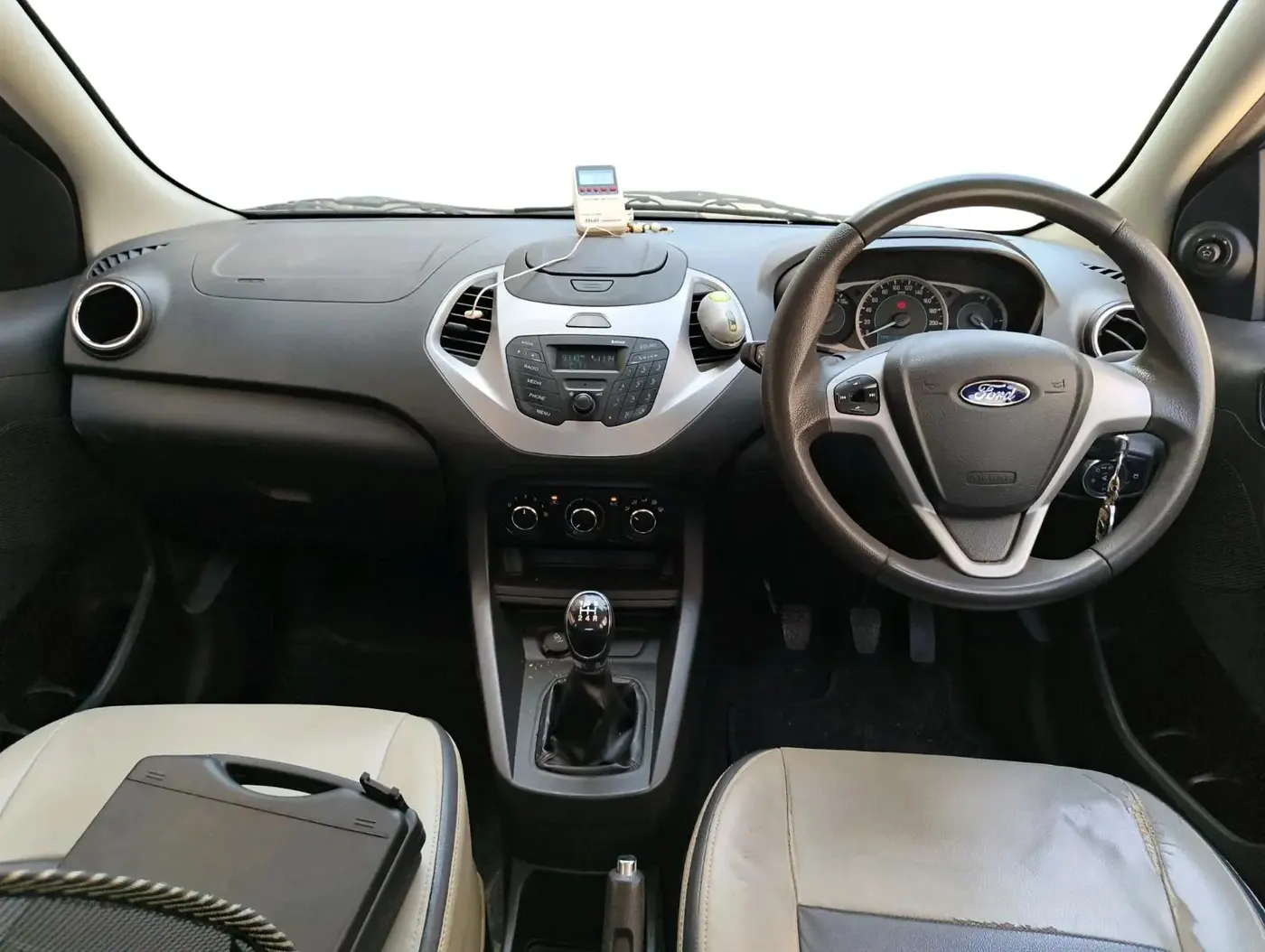 2015 Ford New Figo TREND 1.2 PETROL, CNG, Manual, 47,038 km, interior
