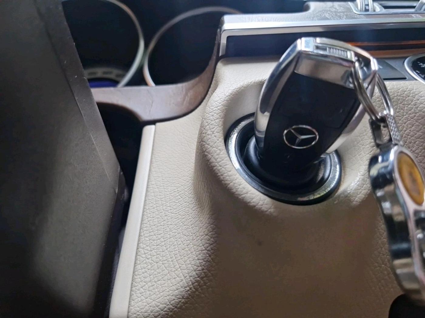 2013 Mercedes Benz E Class E 250 CDI AVANTGARDE, Diesel, Automatic, 1,20,061 km, interior
