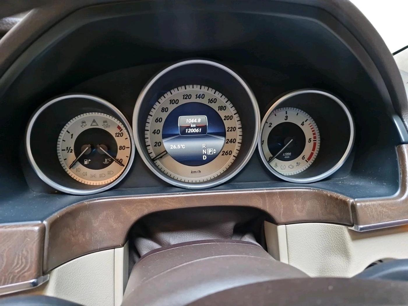 2013 Mercedes Benz E Class E 250 CDI AVANTGARDE, Diesel, Automatic, 1,20,061 km, interior