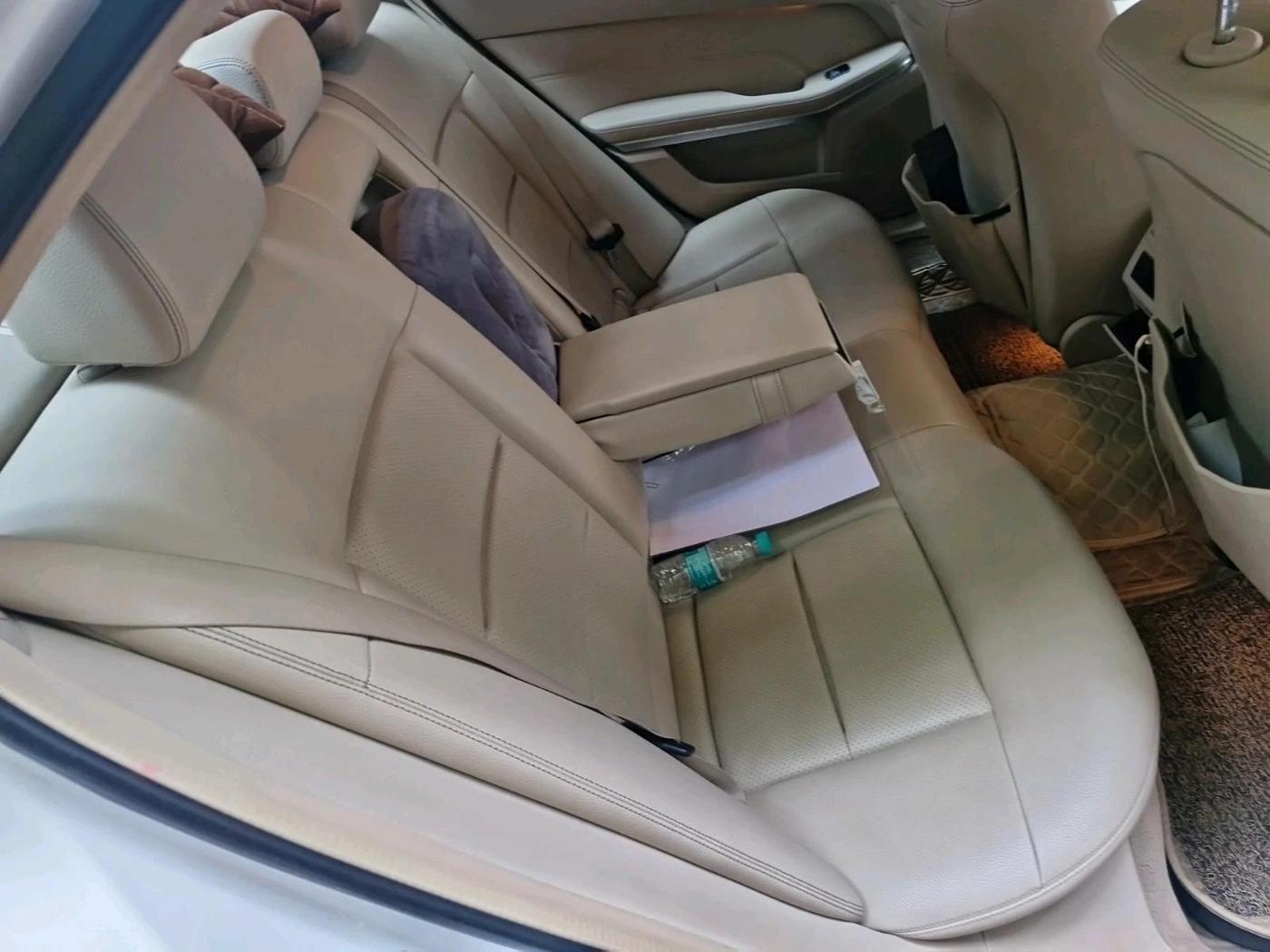 2013 Mercedes Benz E Class E 250 CDI AVANTGARDE, Diesel, Automatic, 1,20,061 km, interior