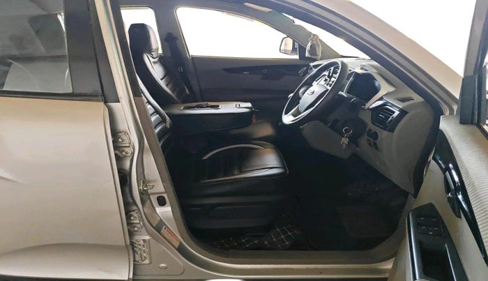 2016 Mahindra Kuv100 K8 D 5 STR, Diesel, Manual, 60,482 km, interior