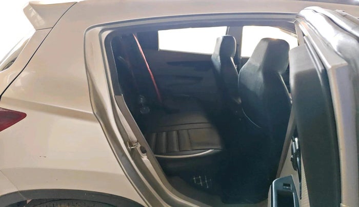 2016 Mahindra Kuv100 K8 D 5 STR, Diesel, Manual, 60,482 km, interior