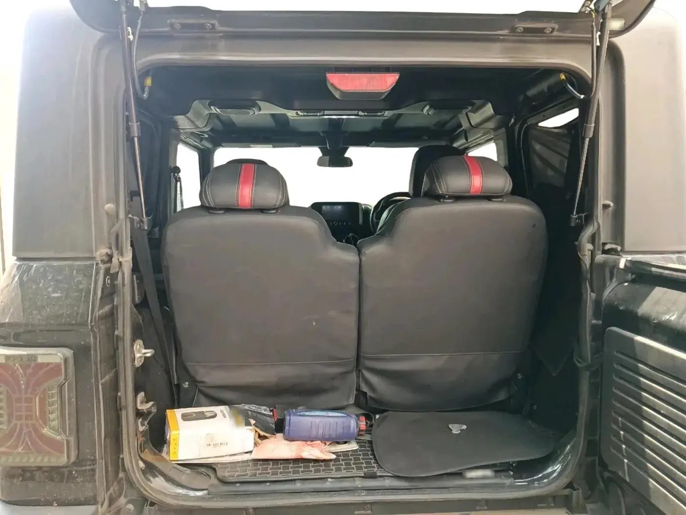 2023 Mahindra Thar LX D AT 4WD HT, Diesel, Automatic, 85,870 km, exterior