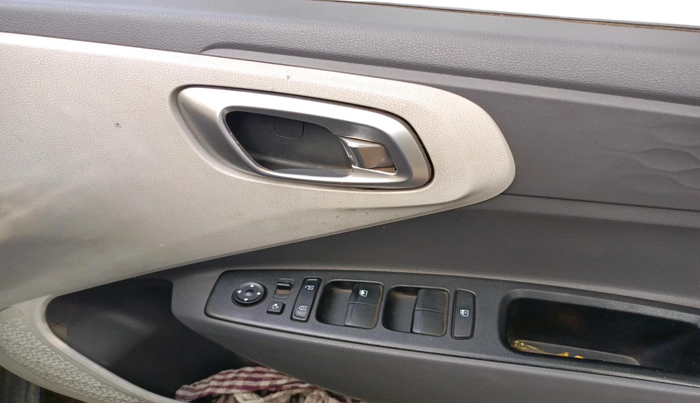 2020 Hyundai GRAND I10 NIOS SPORTZ AMT 1.2 KAPPA VTVT, CNG, Automatic, 81,827 km, interior