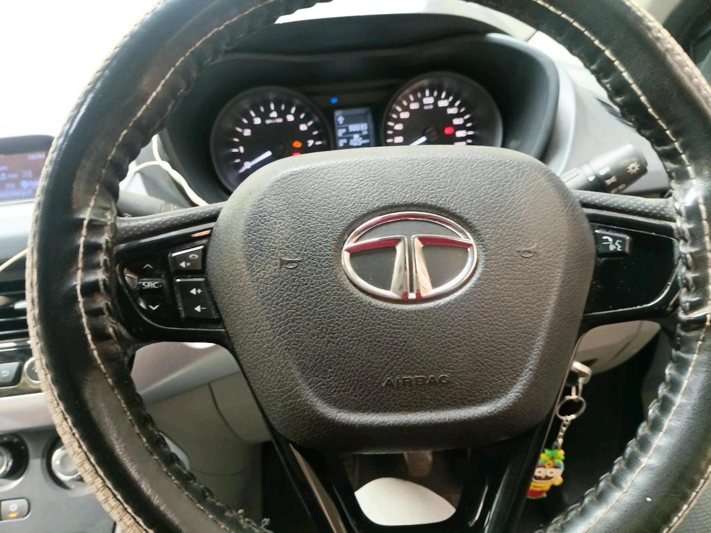 2018 Tata NEXON XM PETROL, Petrol, Manual, 33,922 km, interior