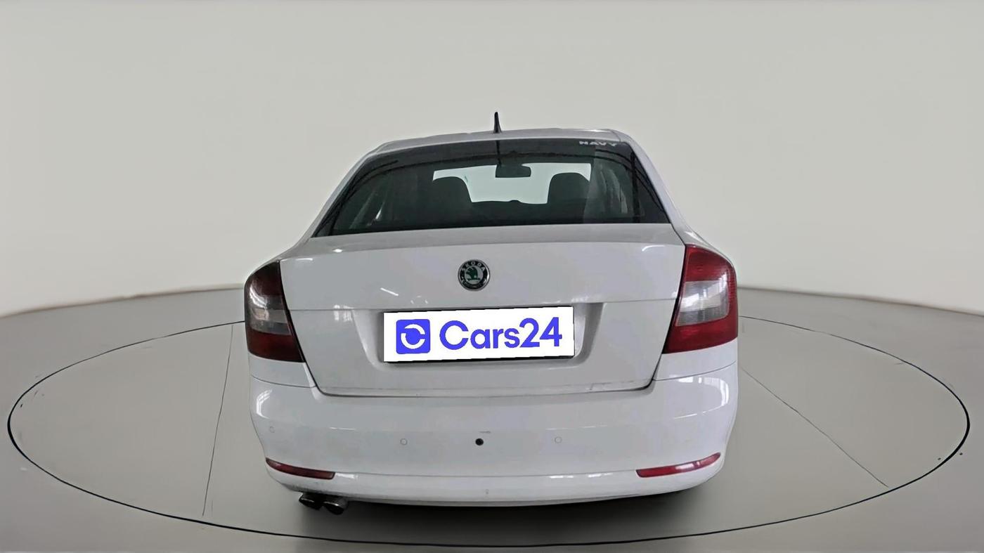 2012 Skoda Laura L&K 2.0 TDI AT, Diesel, Automatic, 99,812 km, exterior