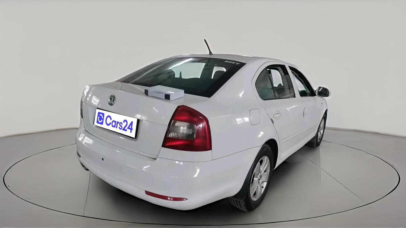 2012 Skoda Laura L&K 2.0 TDI AT, Diesel, Automatic, 99,812 km, exterior