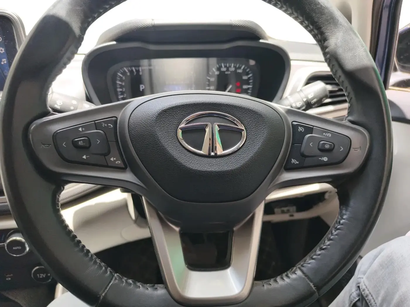 2021 Tata ALTROZ XZA PLUS, Petrol, Automatic, 6,229 km, interior