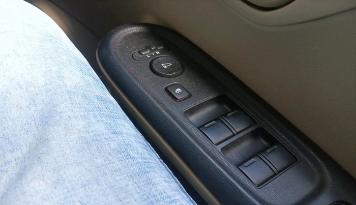 2014 Honda Amaze 1.2L I-VTEC S, Petrol, Manual, 56,509 km, interior