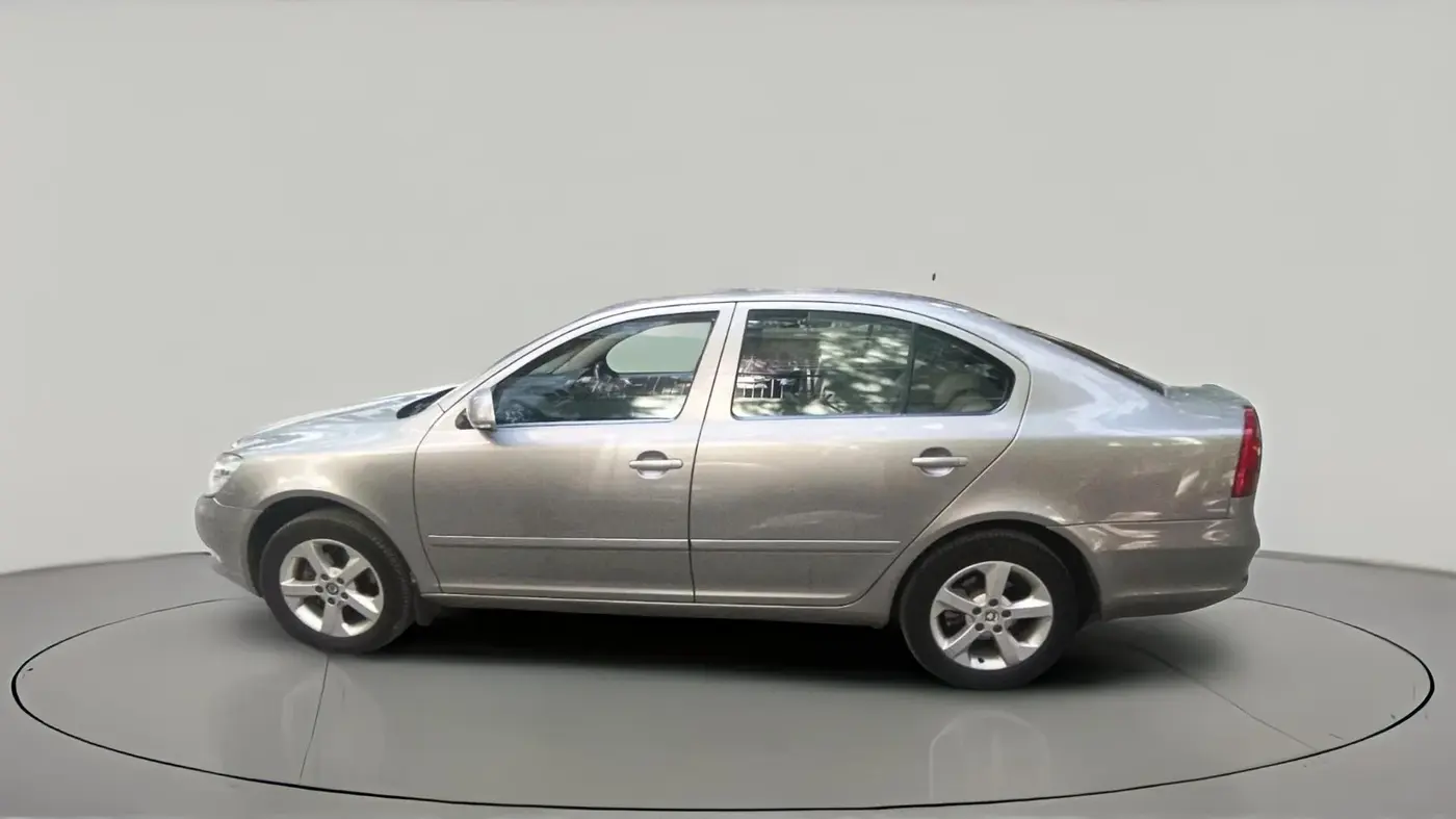 2012 Skoda Laura ELEGANCE 2.0 TDI CR AT, Diesel, Automatic, 1,05,597 km, exterior