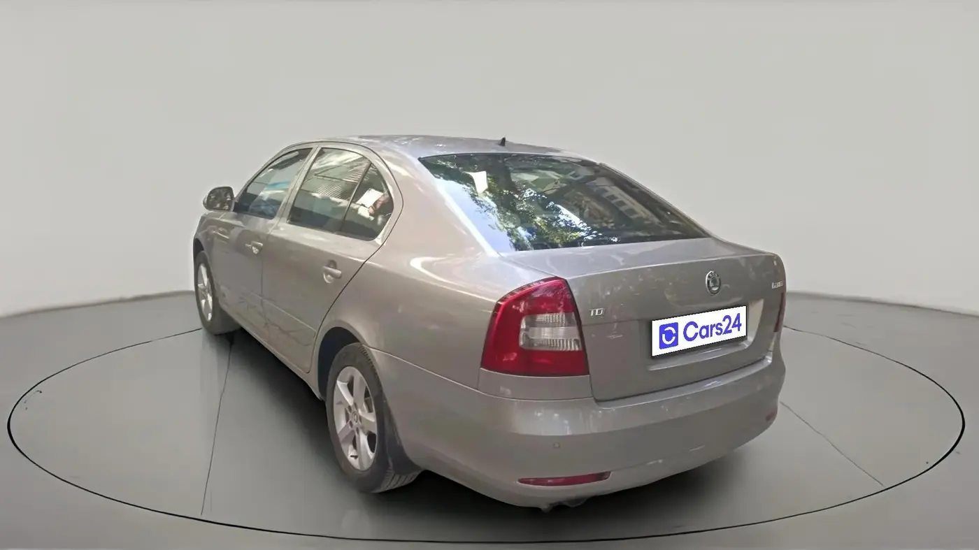 2012 Skoda Laura ELEGANCE 2.0 TDI CR AT, Diesel, Automatic, 1,05,597 km, exterior