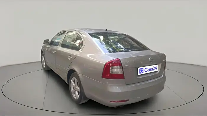 2012 Skoda Laura ELEGANCE 2.0 TDI CR AT, Diesel, Automatic, 1,05,597 km, exterior