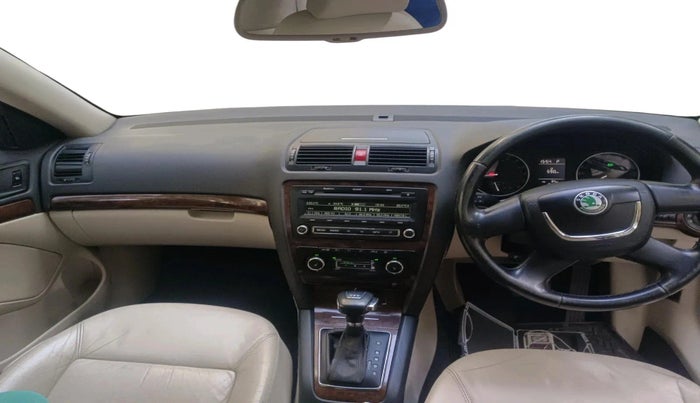 2012 Skoda Laura ELEGANCE 2.0 TDI CR AT, Diesel, Automatic, 1,05,597 km, interior