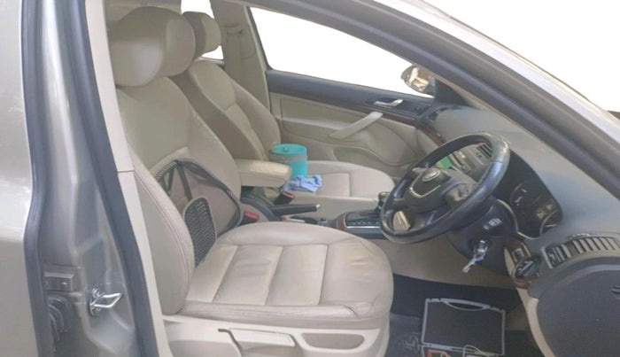 2012 Skoda Laura ELEGANCE 2.0 TDI CR AT, Diesel, Automatic, 1,05,597 km, interior