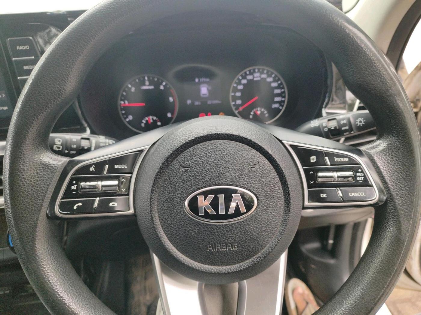 2020 KIA SELTOS HTK PLUS AT 1.5 DIESEL, Diesel, Automatic, 2,21,399 km, interior