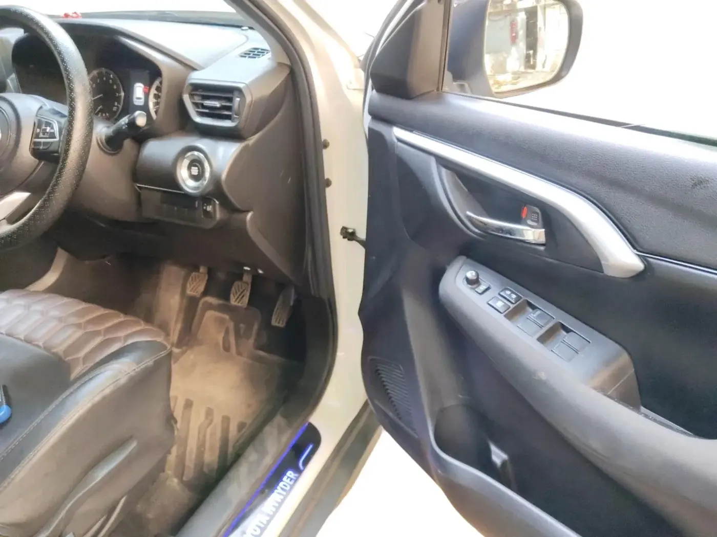 2023 Toyota URBAN CRUISER HYRYDER S NEO DRIVE, Petrol, Manual, 34,927 km, interior