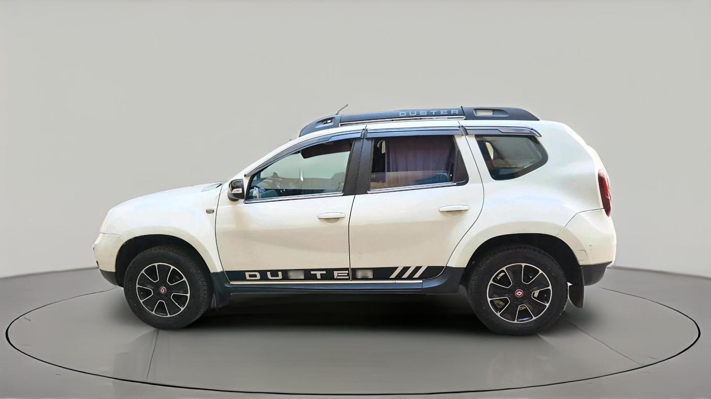 2017 Renault Duster RXS CVT, CNG, Automatic, 1,13,757 km, exterior