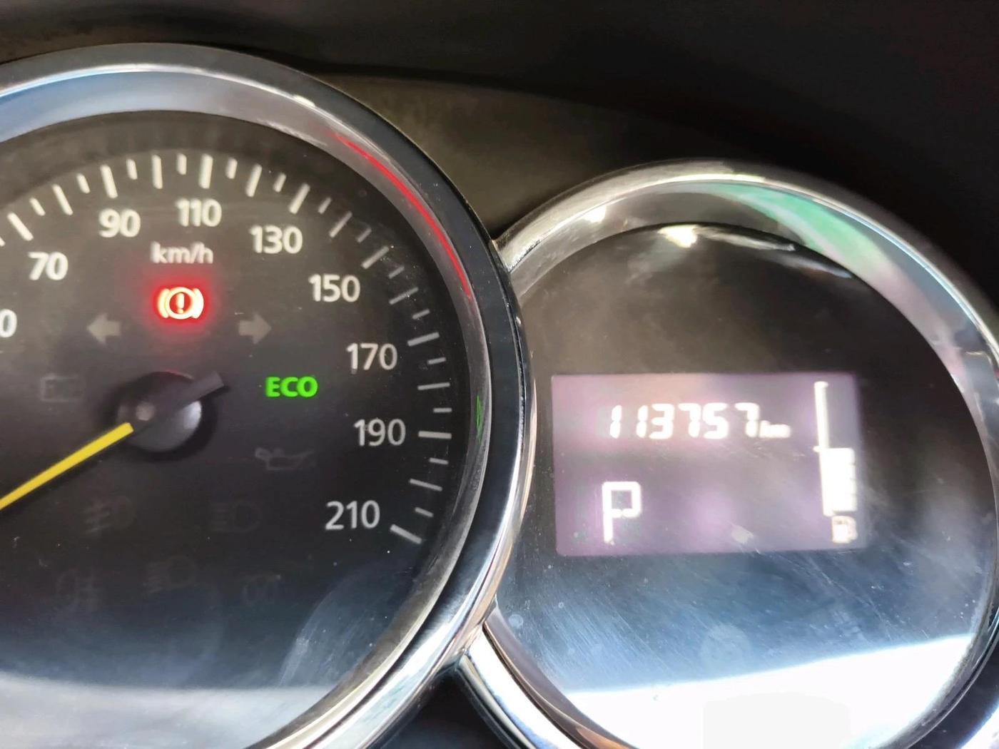 2017 Renault Duster RXS CVT, CNG, Automatic, 1,13,757 km, interior
