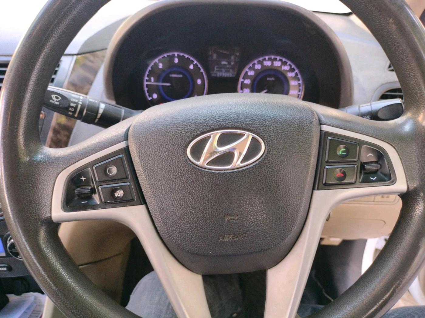 2013 Hyundai Verna FLUIDIC 1.6 CRDI SX, Diesel, Manual, 2,73,283 km, interior