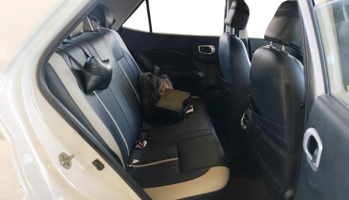 2021 Hyundai VENUE SX 1.5 CRDI, Diesel, Manual, 69,070 km, interior