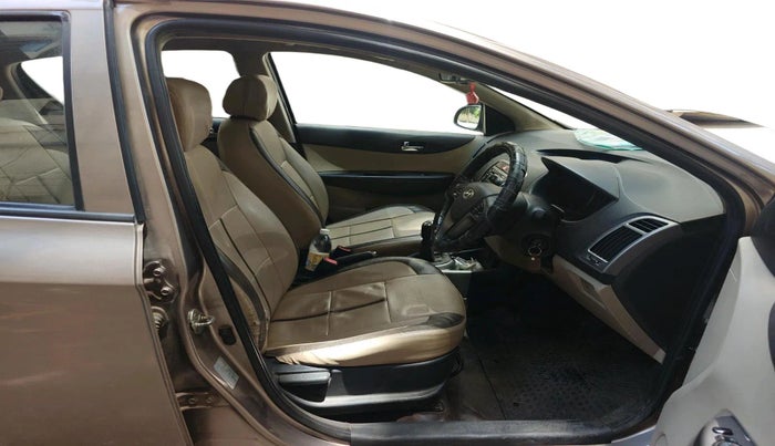 2013 Hyundai i20 SPORTZ 1.4 CRDI, Diesel, Manual, 1,30,678 km, interior