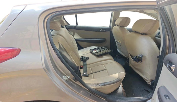 2013 Hyundai i20 SPORTZ 1.4 CRDI, Diesel, Manual, 1,30,678 km, interior