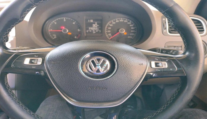 2015 Volkswagen Vento HIGHLINE DIESEL 1.5, Diesel, Manual, 2,46,252 km, interior