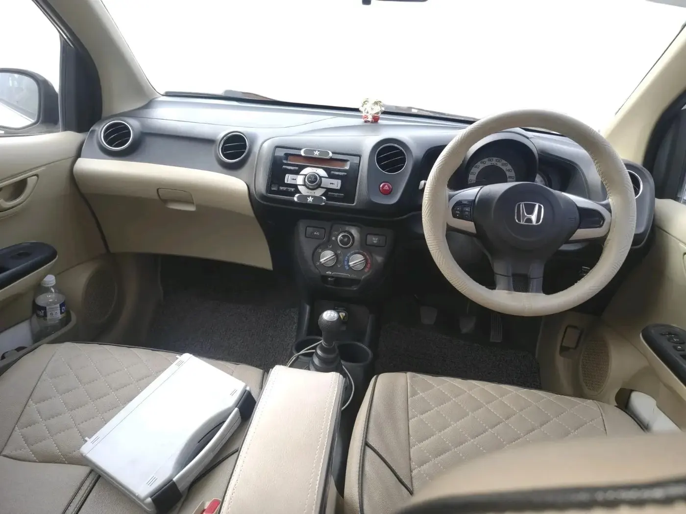 2014 Honda Brio S MT, CNG, Manual, 58,692 km, interior