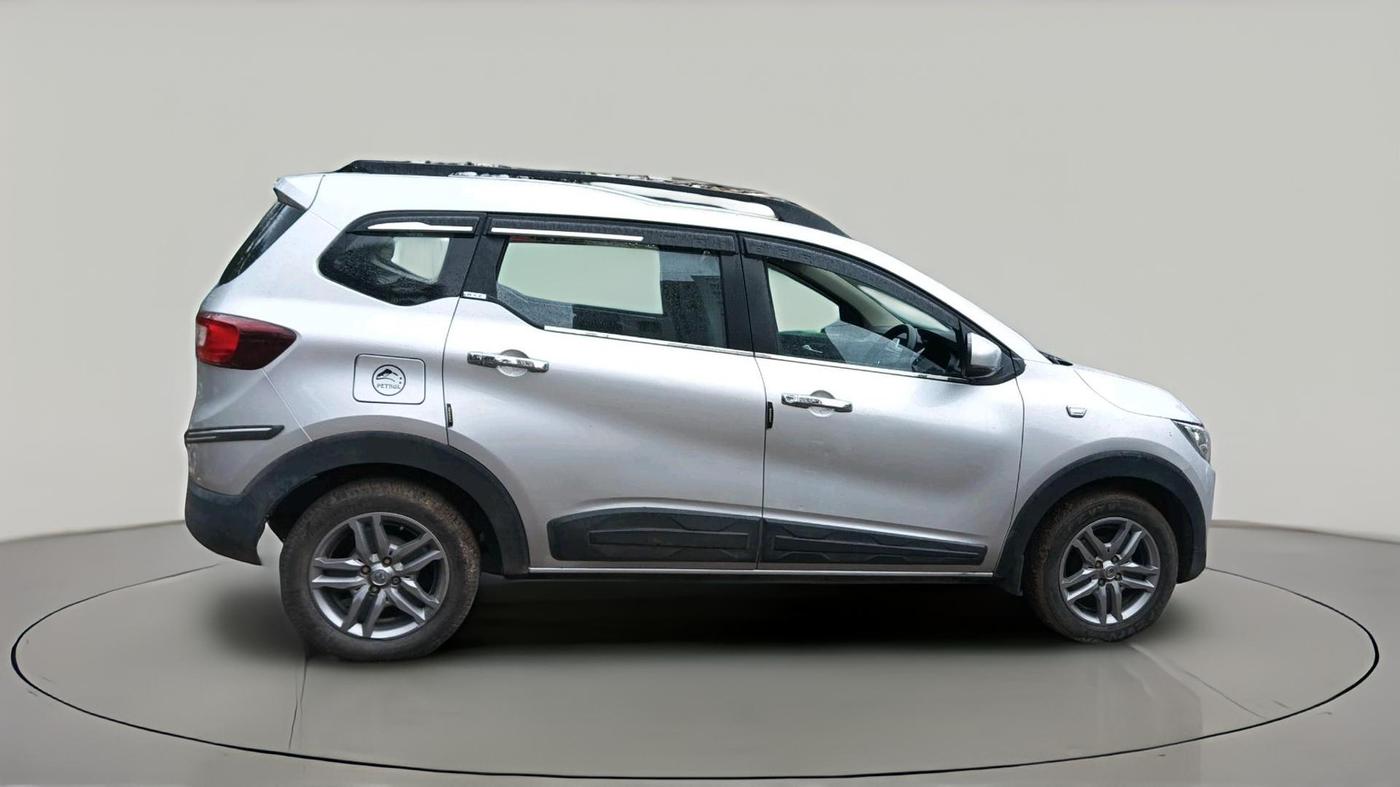 2021 Renault TRIBER RXZ, Petrol, Manual, 41,446 km, exterior