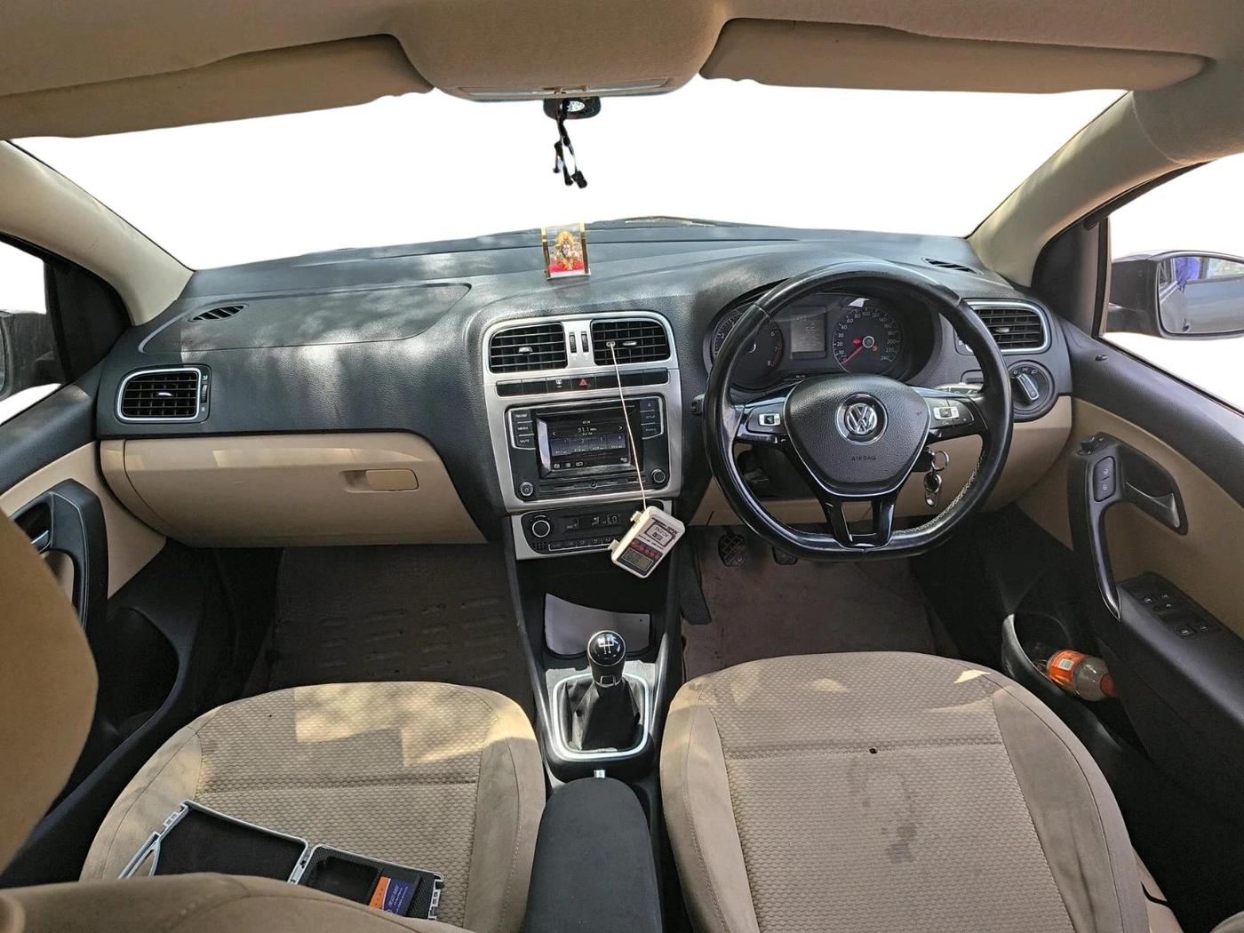 2016 Volkswagen Ameo HIGHLINE1.2L, Petrol, Manual, 48,429 km, interior