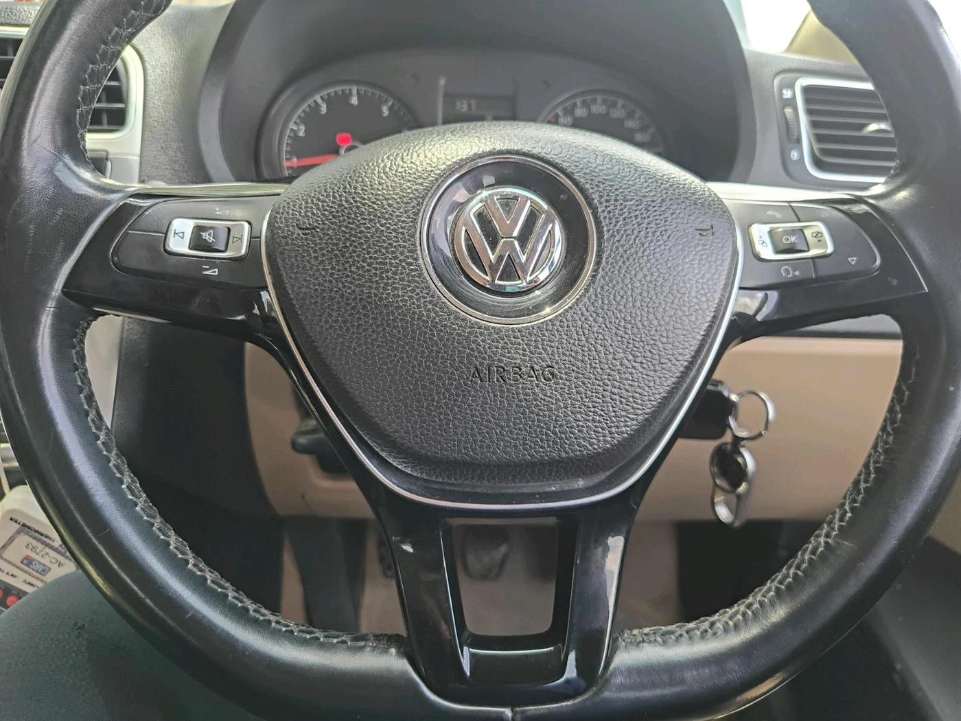 2016 Volkswagen Ameo HIGHLINE1.2L, Petrol, Manual, 48,429 km, interior