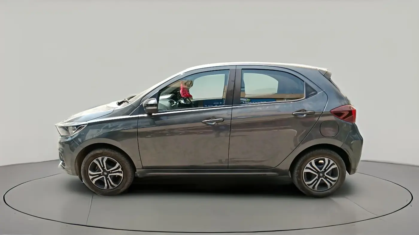 2024 Tata Tiago XT (O) PETROL, Petrol, Manual, 19,377 km, exterior