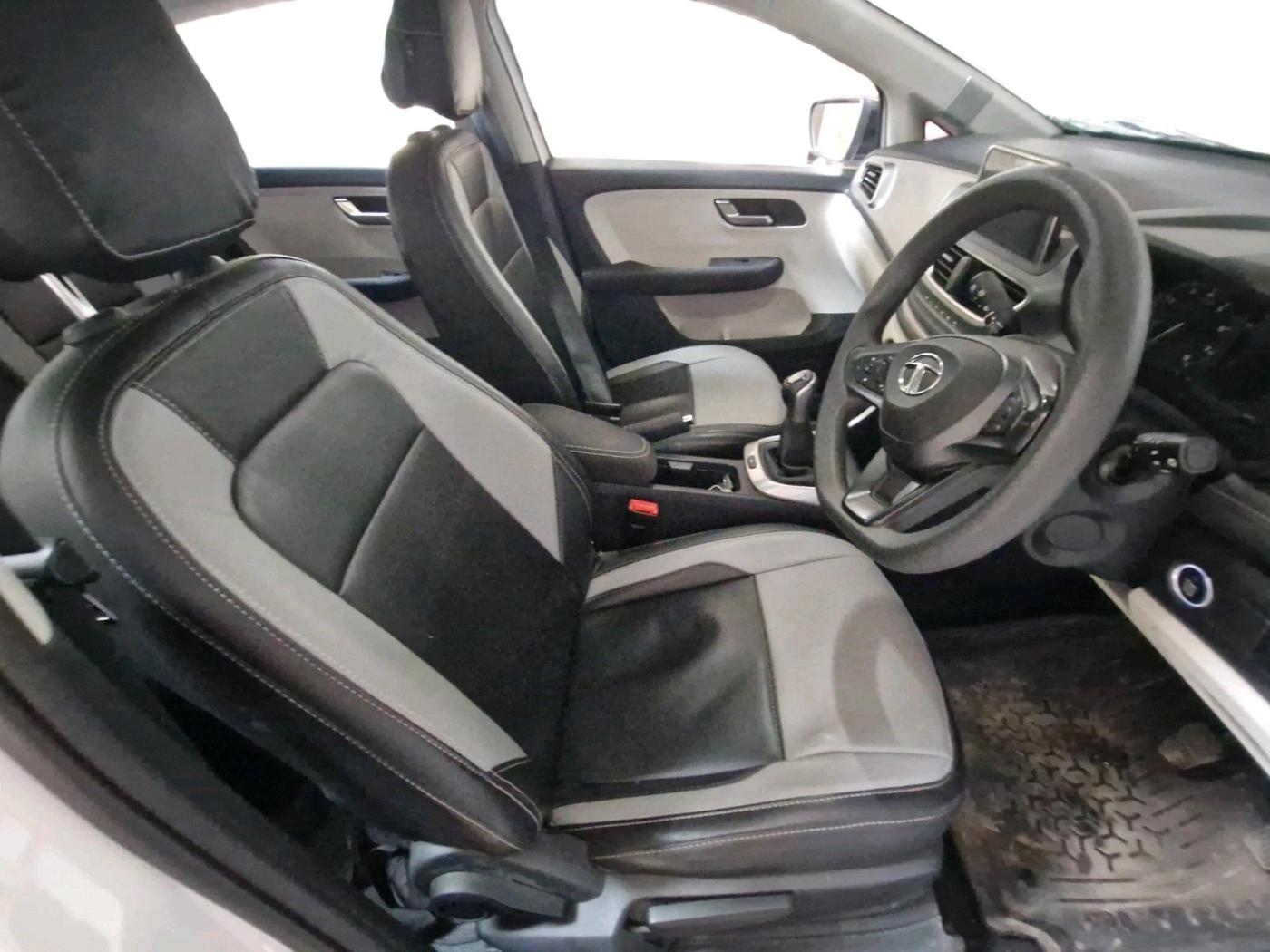 2022 Tata ALTROZ XZ PETROL, Petrol, Manual, 32,772 km, interior