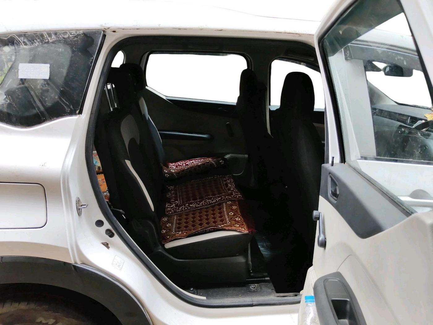2020 Renault TRIBER RXL AMT, Petrol, Automatic, 32,377 km, interior