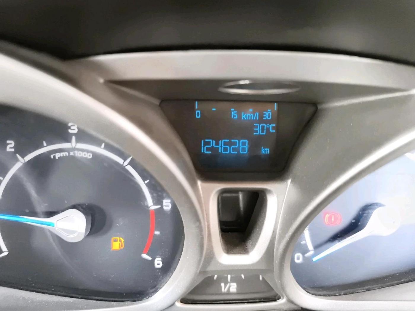2014 Ford Ecosport TITANIUM 1.5L DIESEL, Diesel, Manual, 1,24,628 km, interior