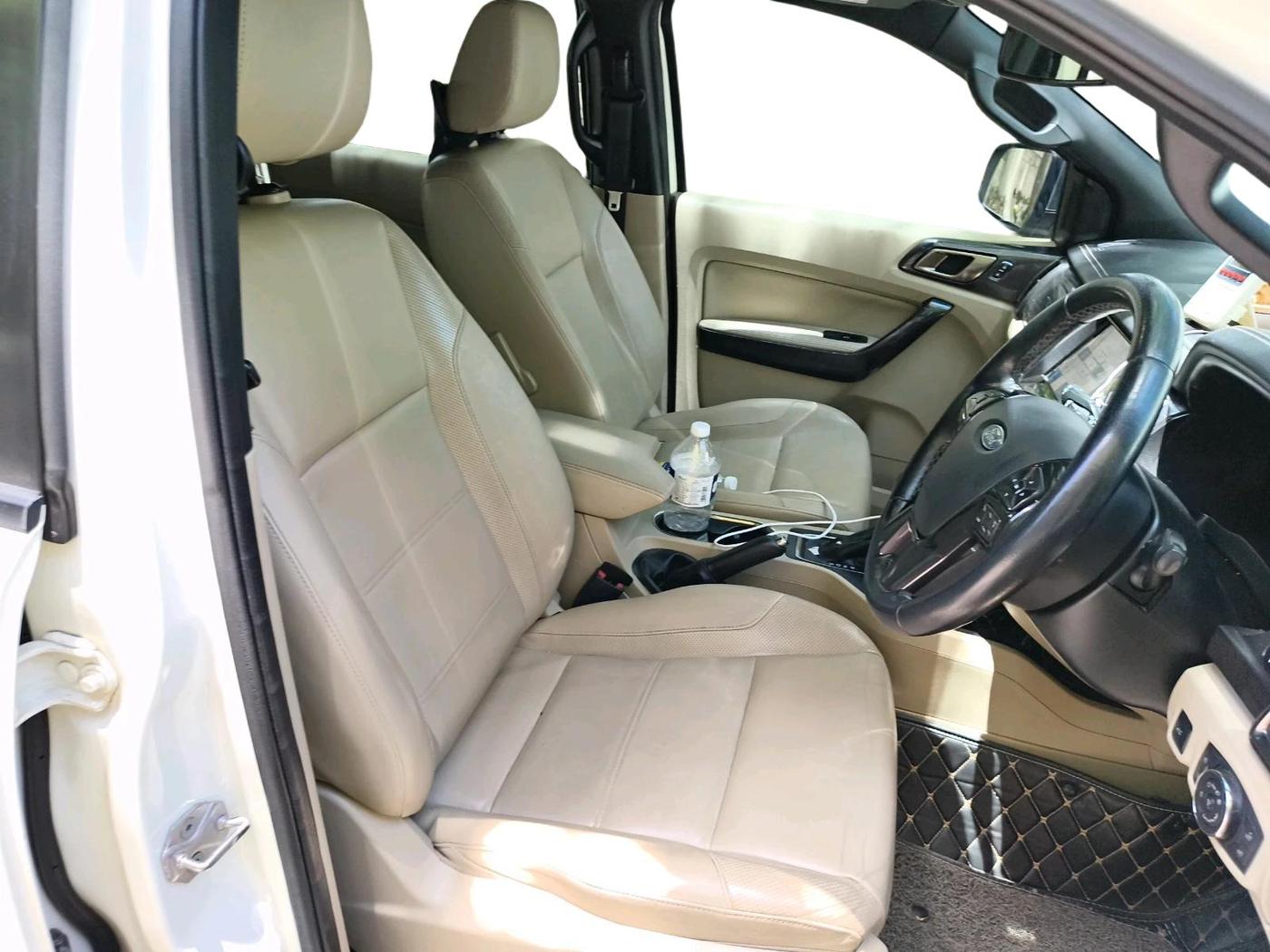 2020 Ford Endeavour TITANIUM PLUS 2.0 4X2 AT SUNROOF, Diesel, Automatic, 72,242 km, interior