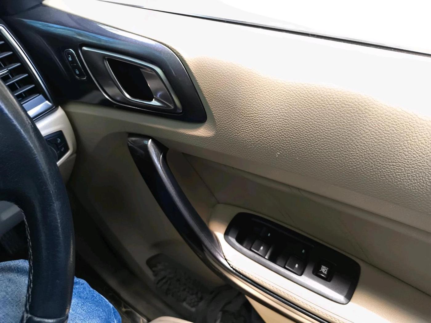 2020 Ford Endeavour TITANIUM PLUS 2.0 4X2 AT SUNROOF, Diesel, Automatic, 72,242 km, interior