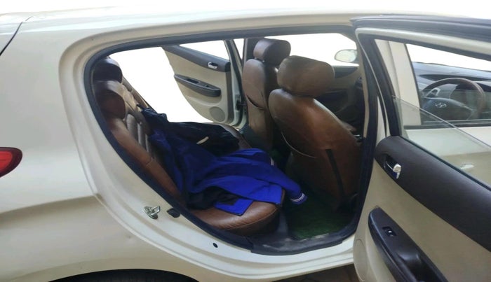 2011 Hyundai i20 MAGNA 1.4 CRDI, Diesel, Manual, 2,09,317 km, interior