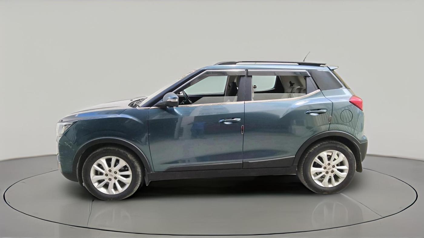 2021 Mahindra XUV300 W8 1.5 DIESEL, Diesel, Manual, 1,22,425 km, exterior