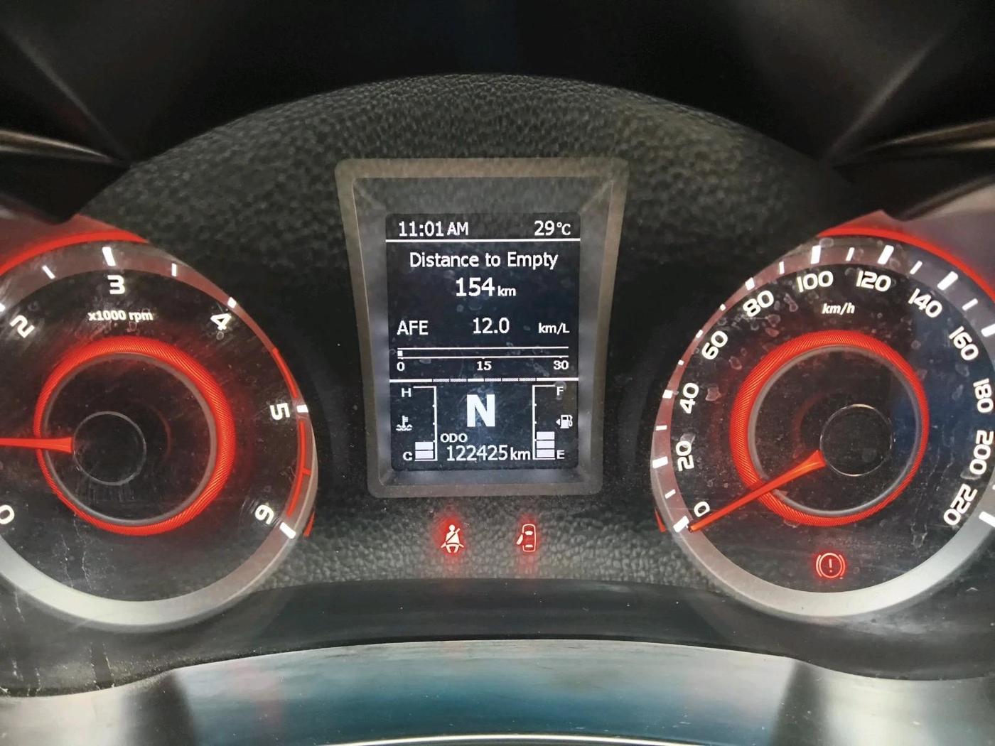2021 Mahindra XUV300 W8 1.5 DIESEL, Diesel, Manual, 1,22,425 km, interior