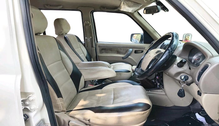 2013 Mahindra Scorpio VLX 2WD BS-III, Diesel, Manual, 2,21,440 km, interior