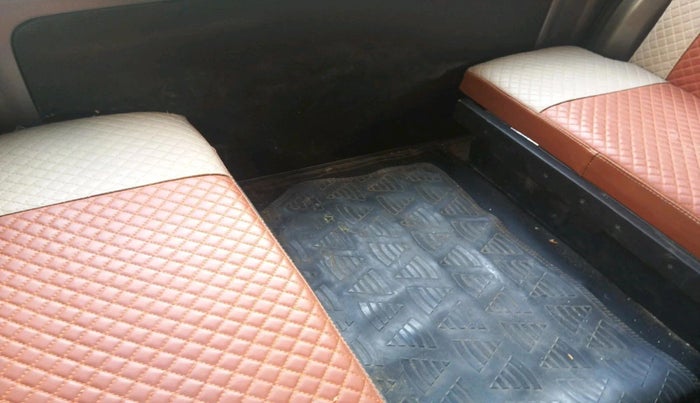 2025 Maruti Eeco 5 STR AC CNG, CNG, Manual, 19,341 km, interior