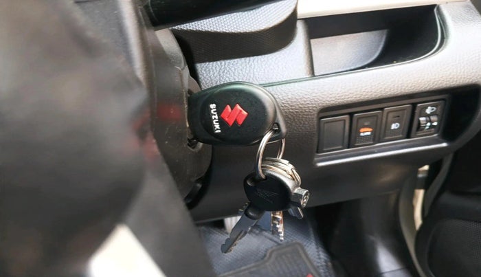 2017 Maruti Swift VXI, Petrol, Manual, 83,712 km, interior