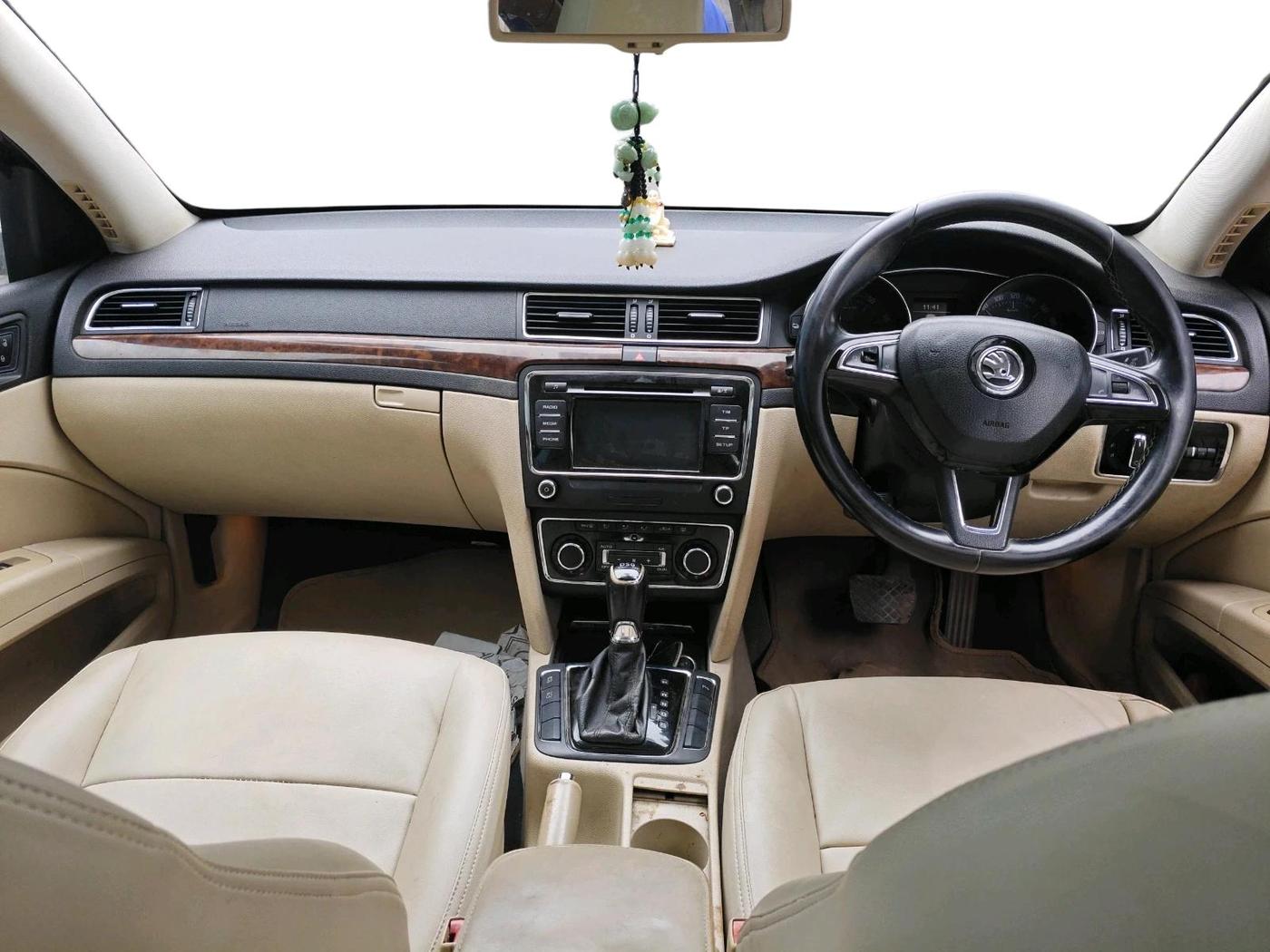 2015 Skoda Superb ELEGANCE 1.8 TSI AT, Petrol, Automatic, 62,352 km, interior